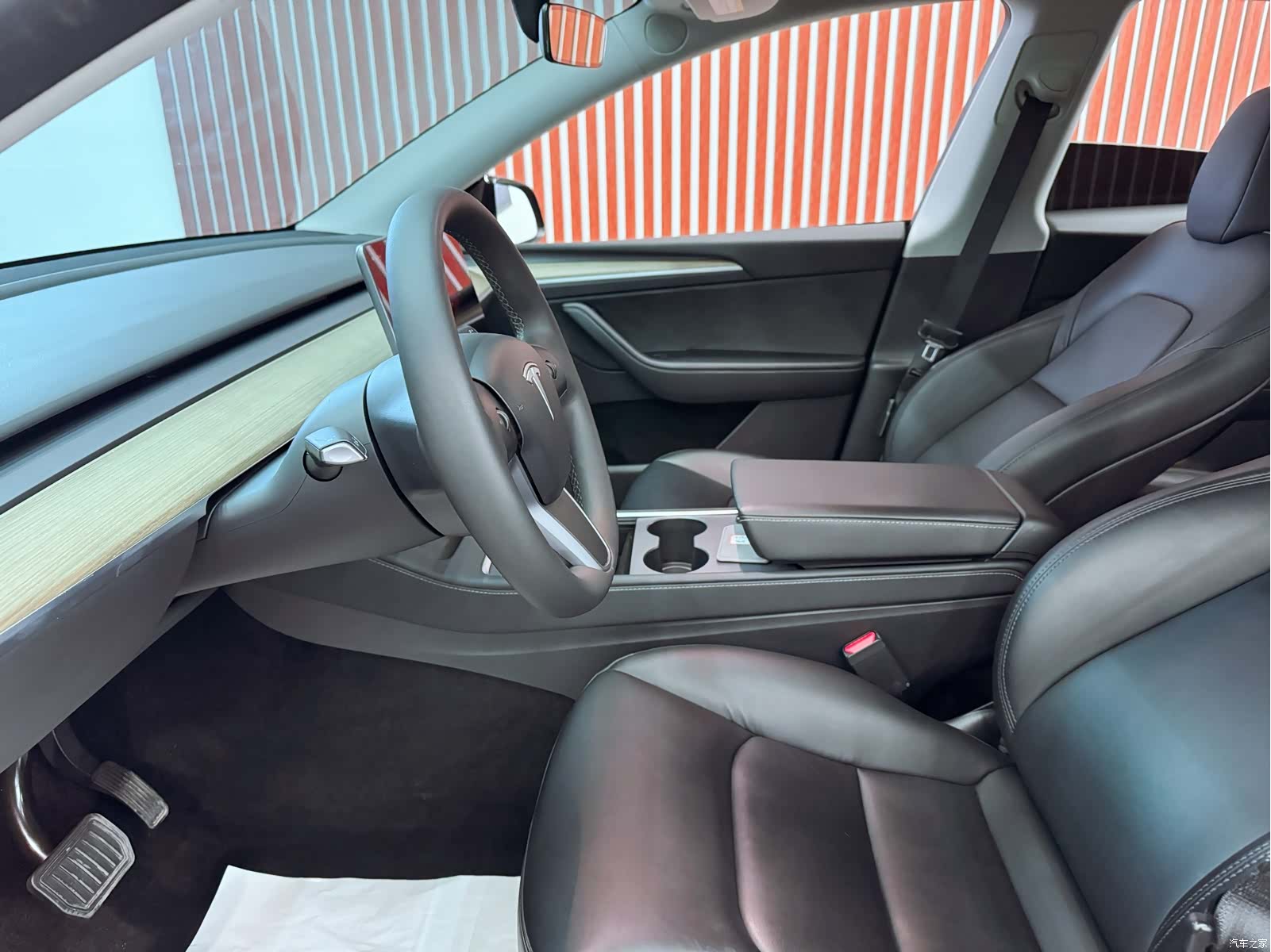 Tesla Model Y, 2023 14