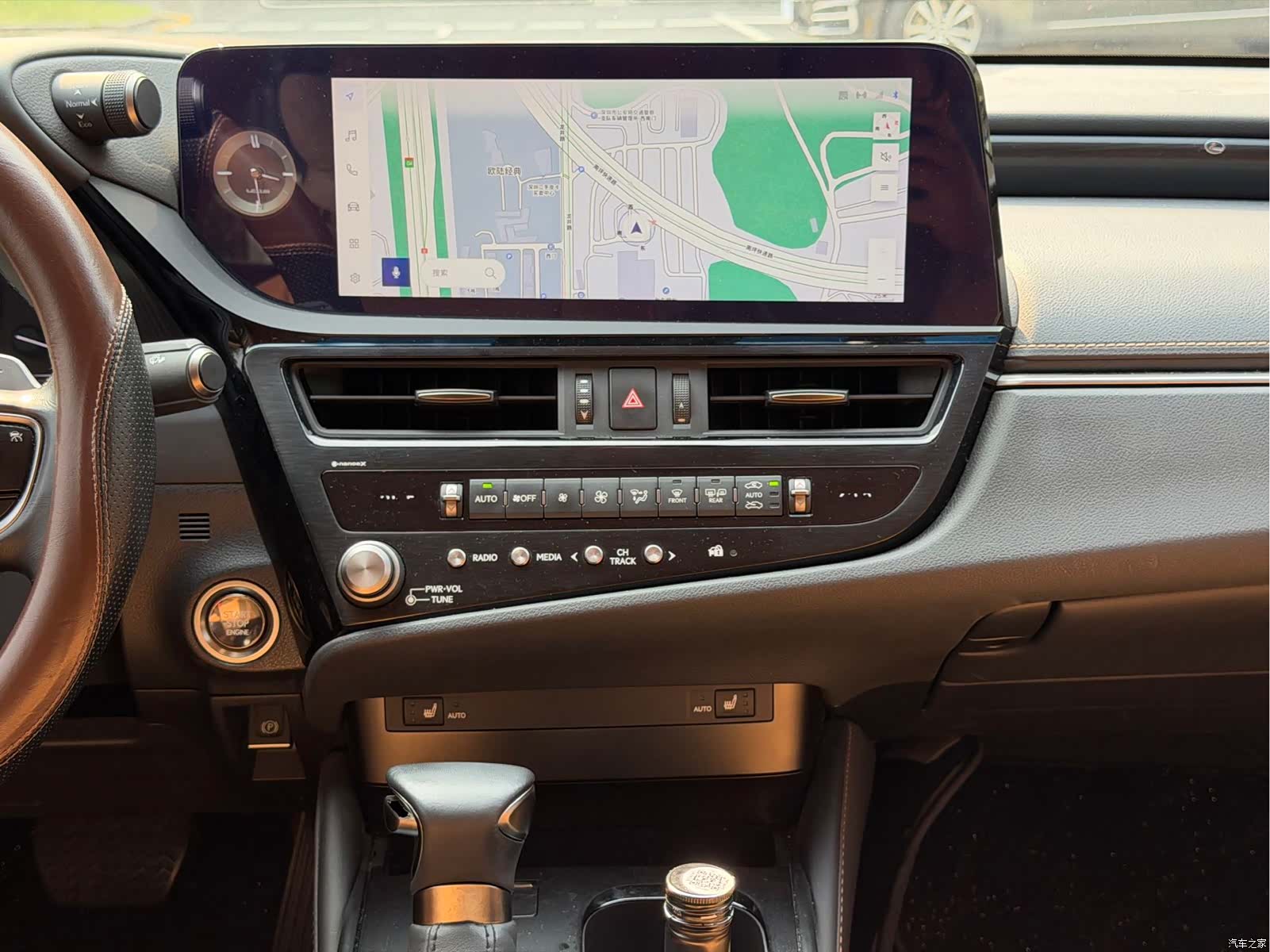 Lexus ES, 2023 12