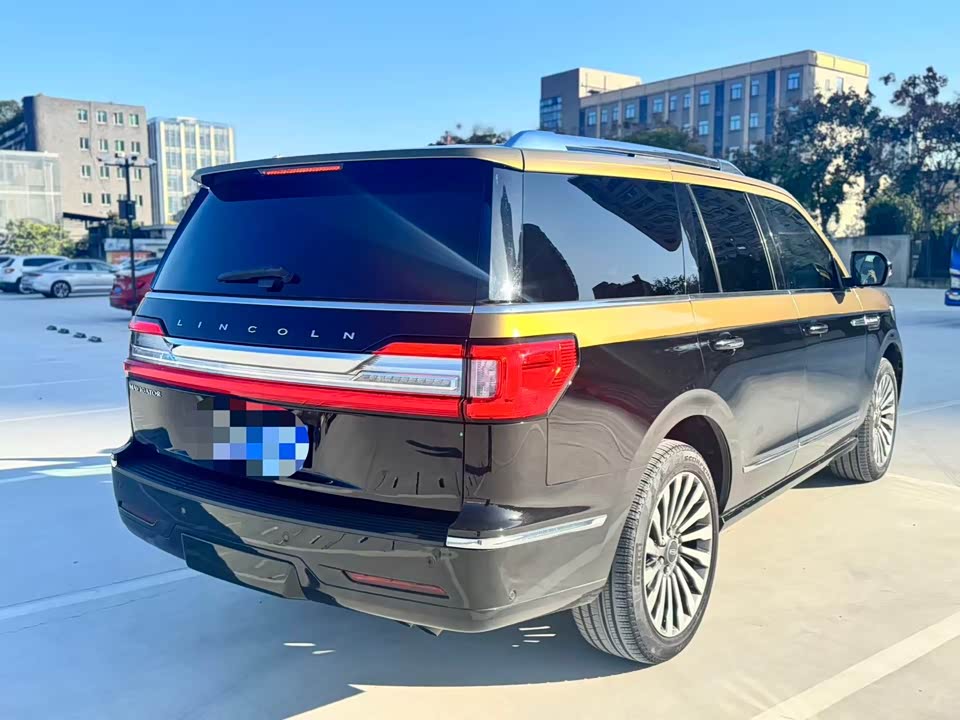 Lincoln Navigator