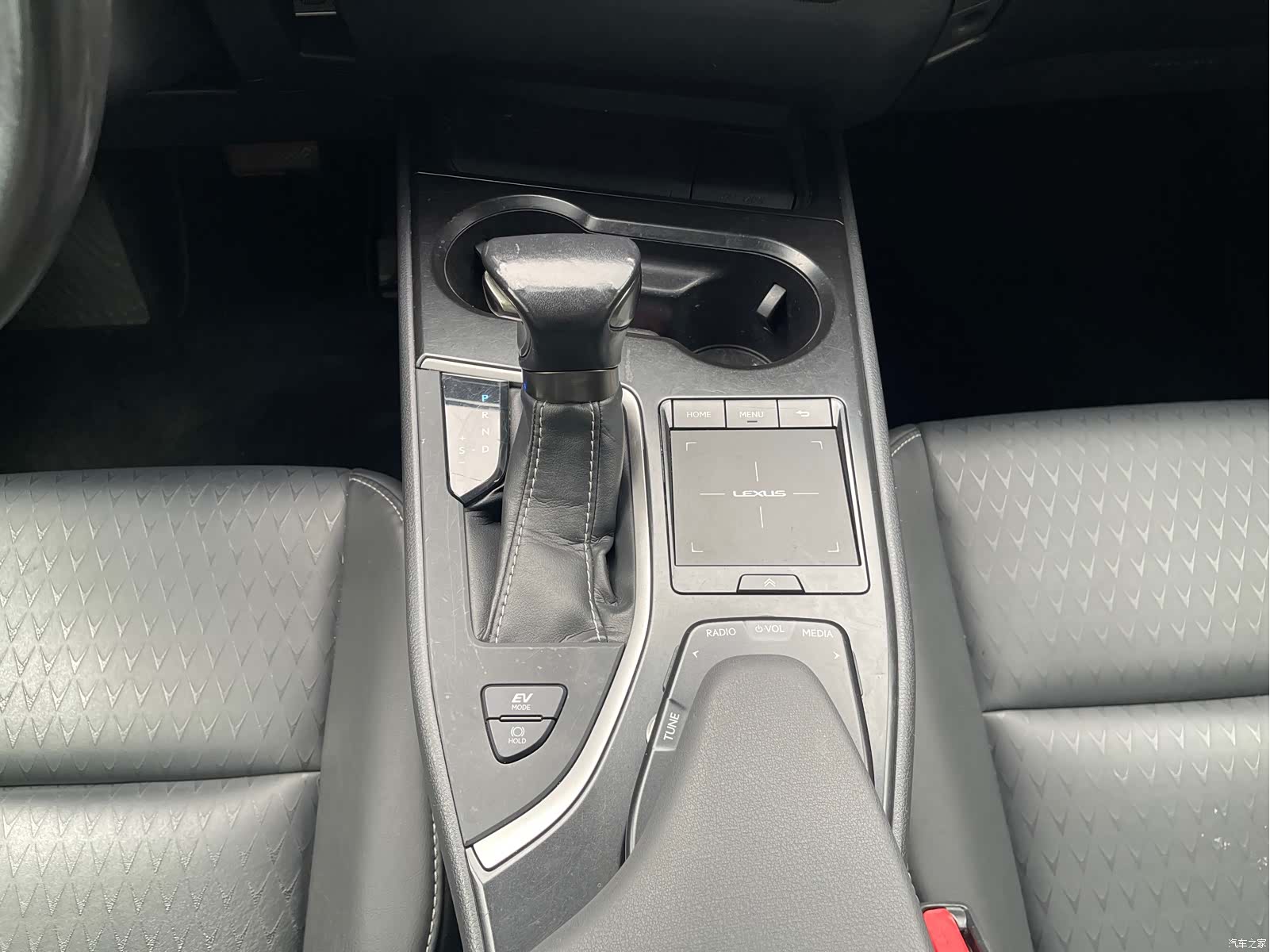 Lexus UX, 2019 8