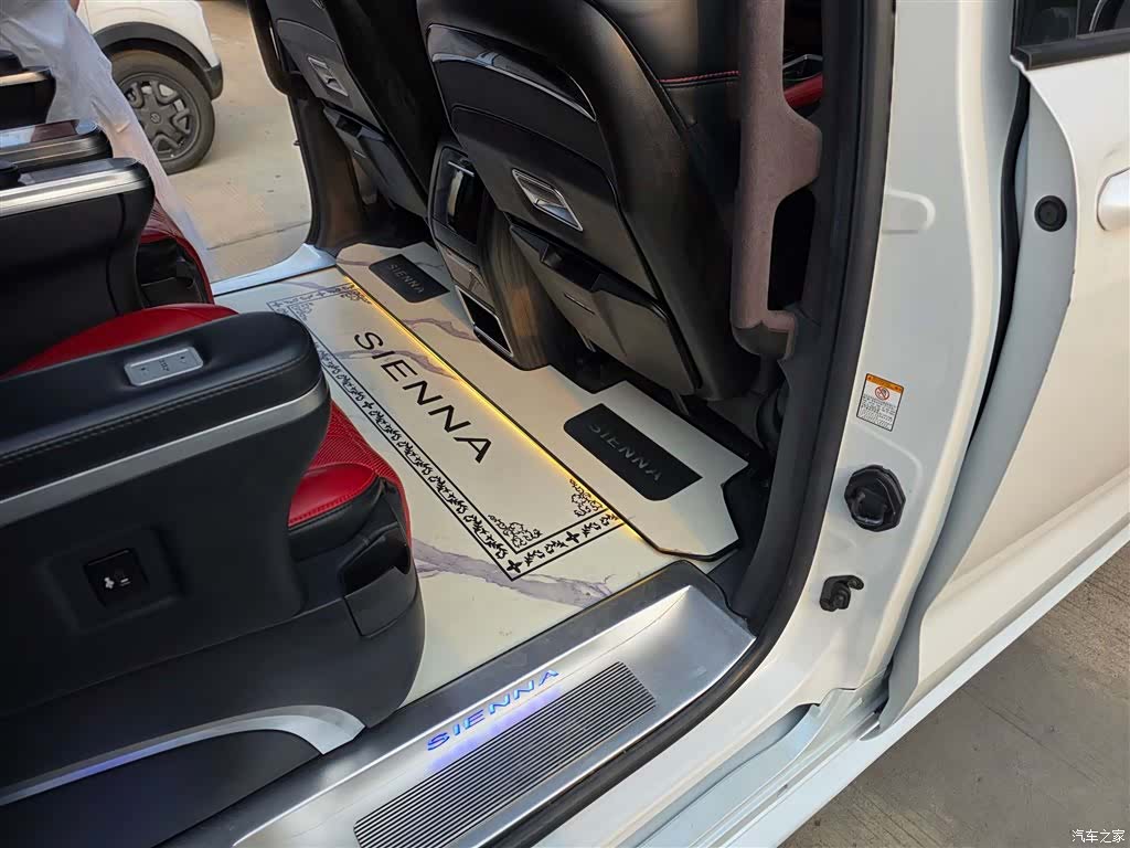 Toyota Sienna, 2022 8