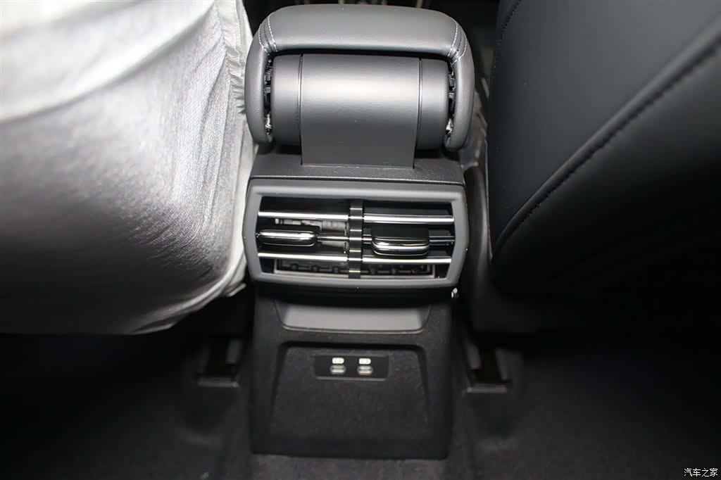 Audi Flying Spur, 2026 12