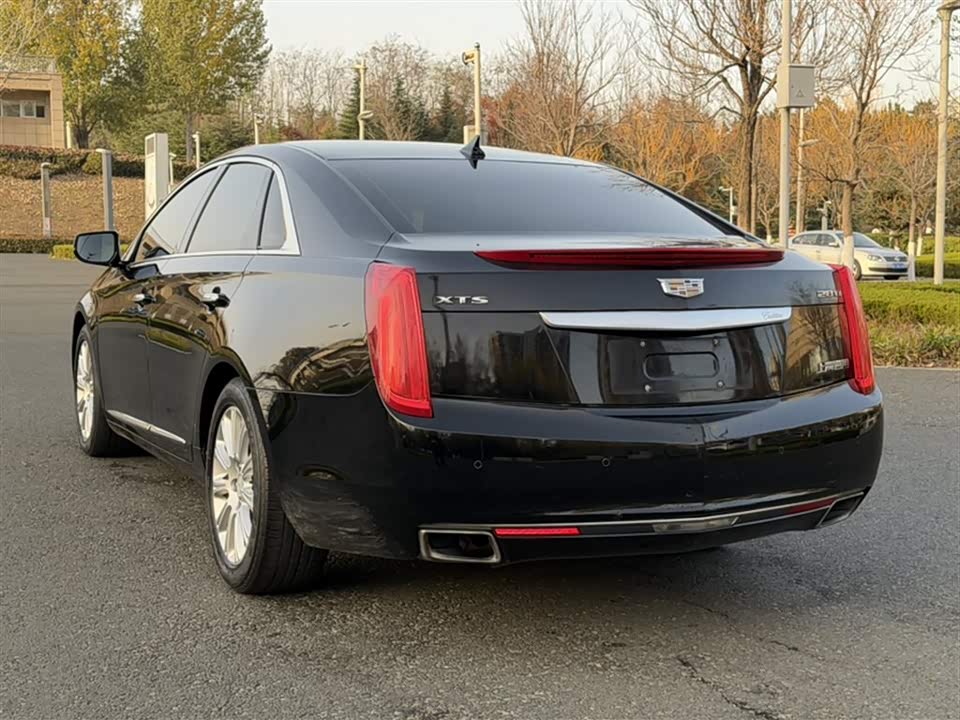 Cadillac XTS