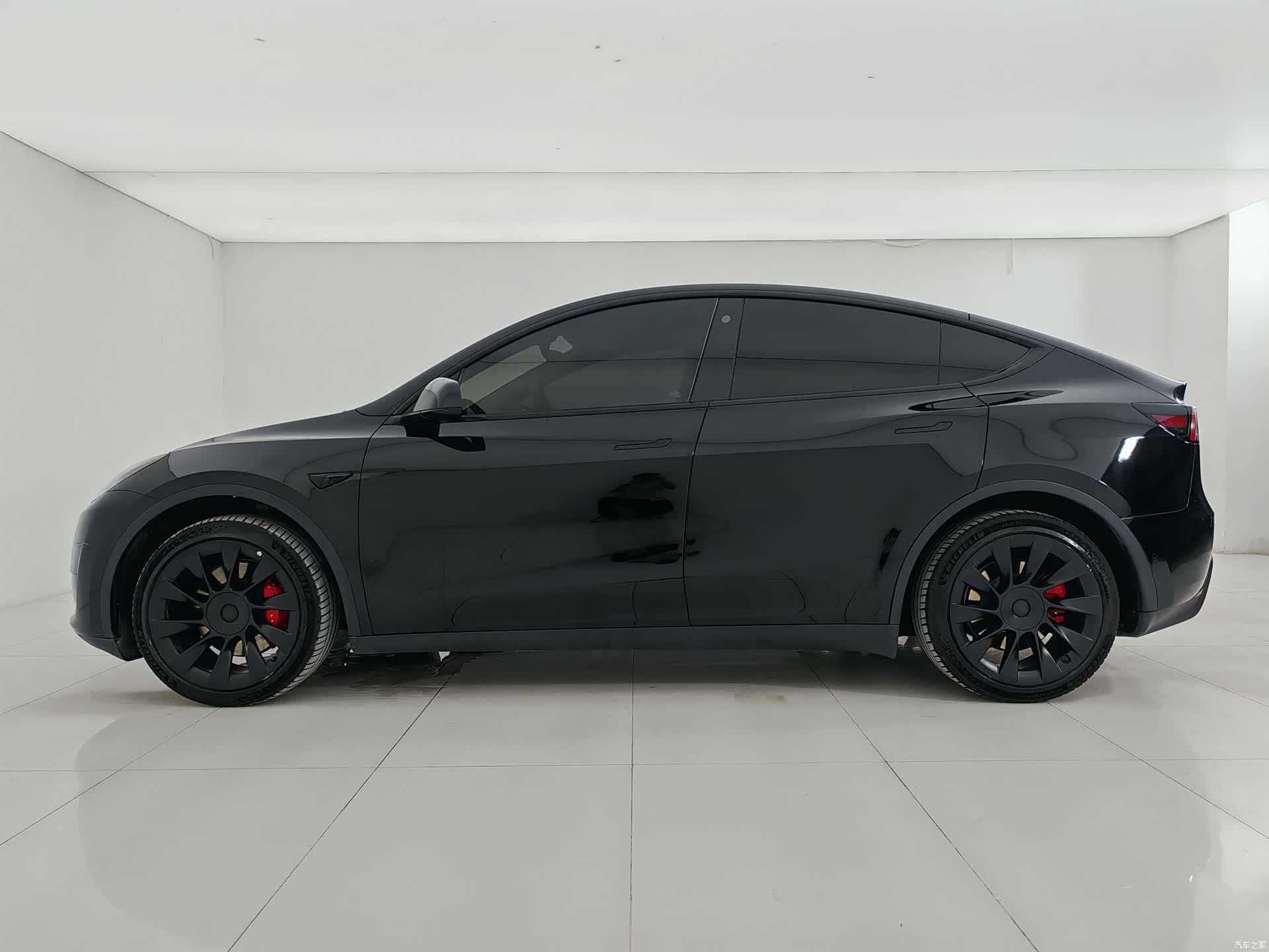 Tesla Model Y, 2023 7