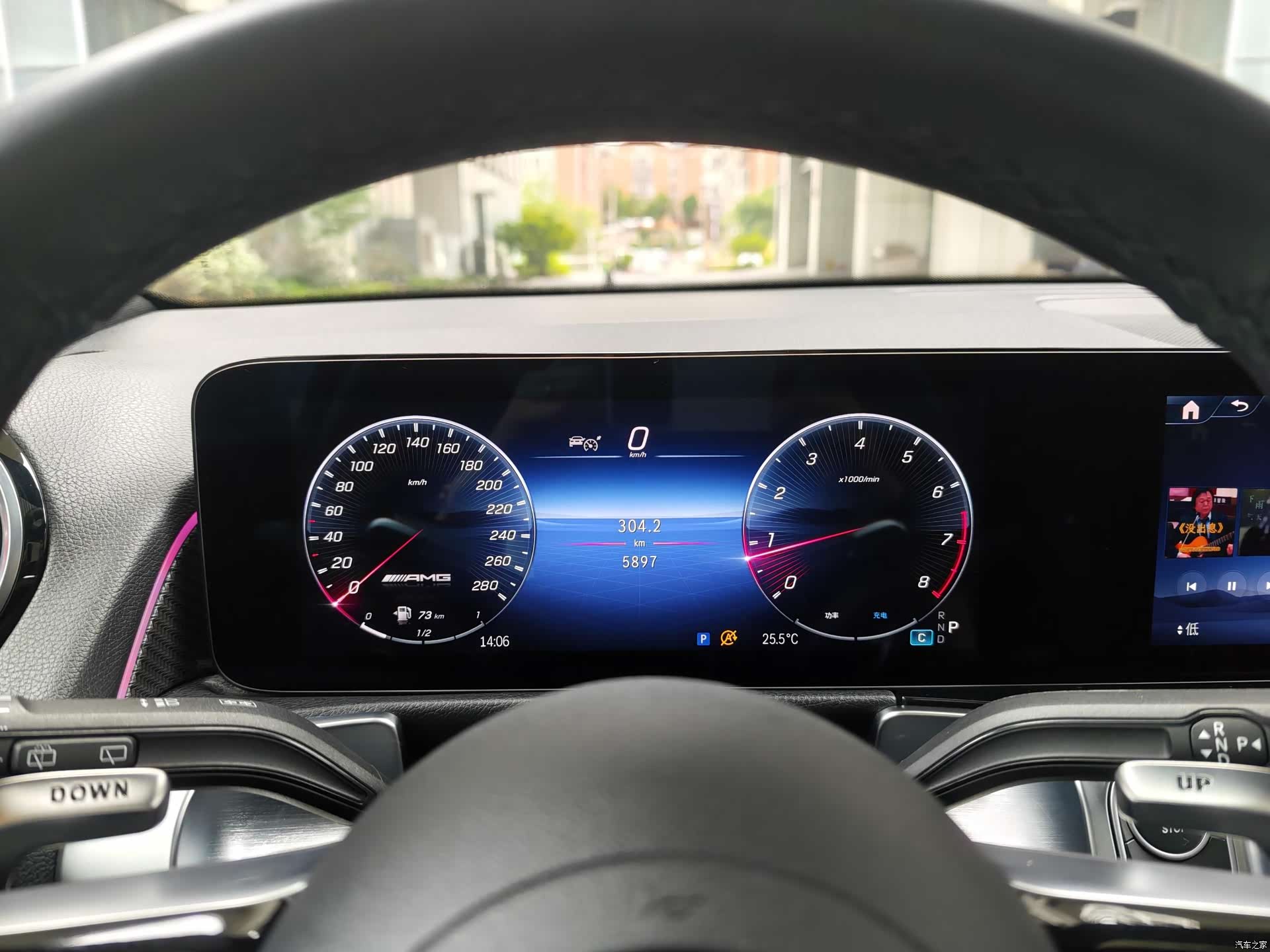 Mercedes-Benz GLB, 2025 26