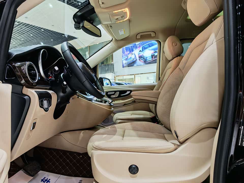 Mercedes-Benz V-class