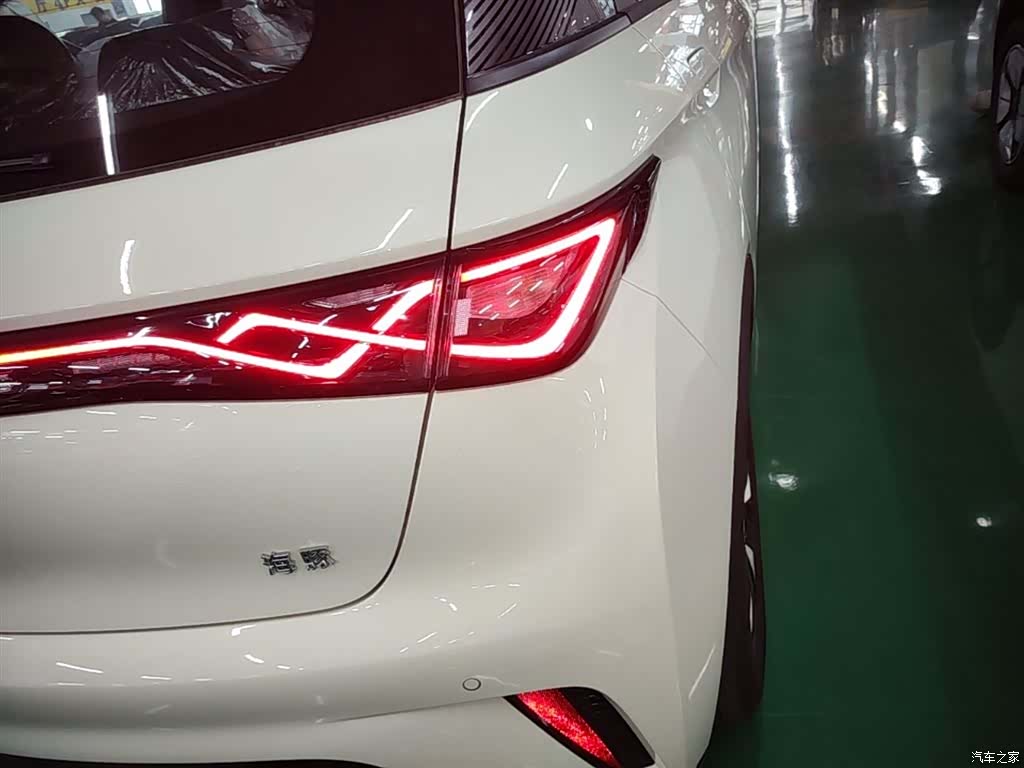 BYD Dolphin, 2026 8