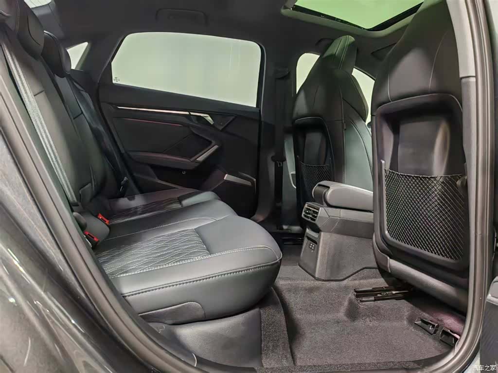 Audi Flying Spur, 2026 6