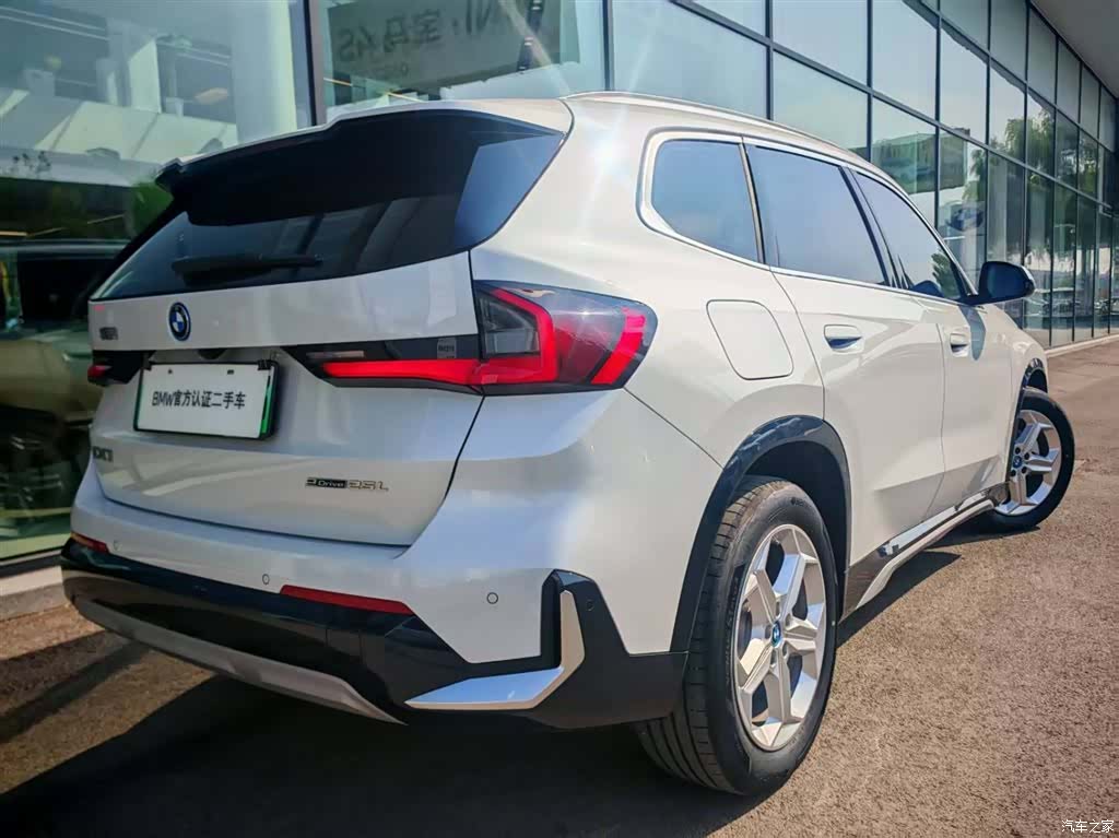 BMW iX1, 2025 14