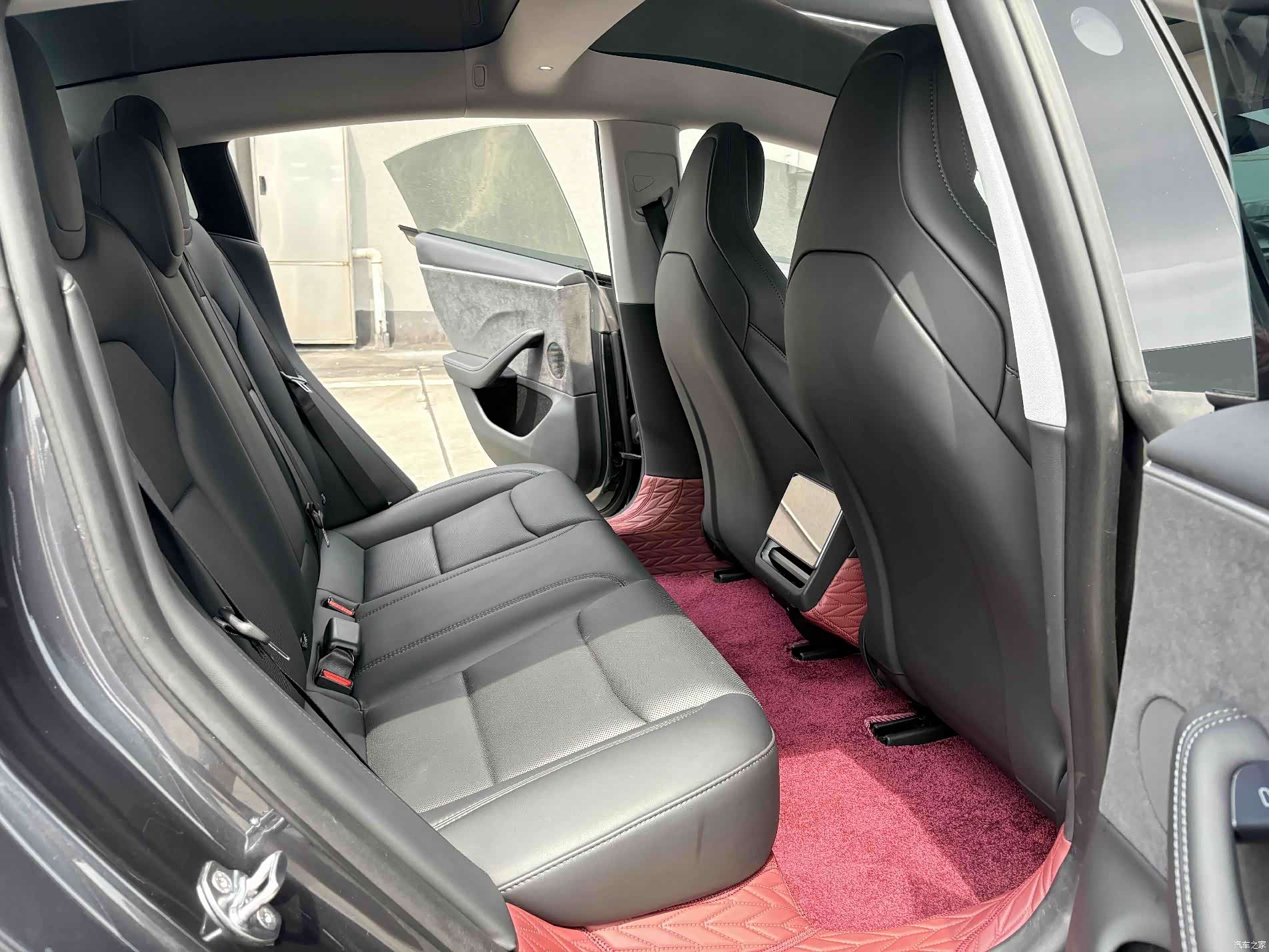 Tesla Model 3, 2025 15