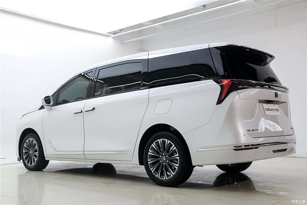 Buick GL8, 2025 6