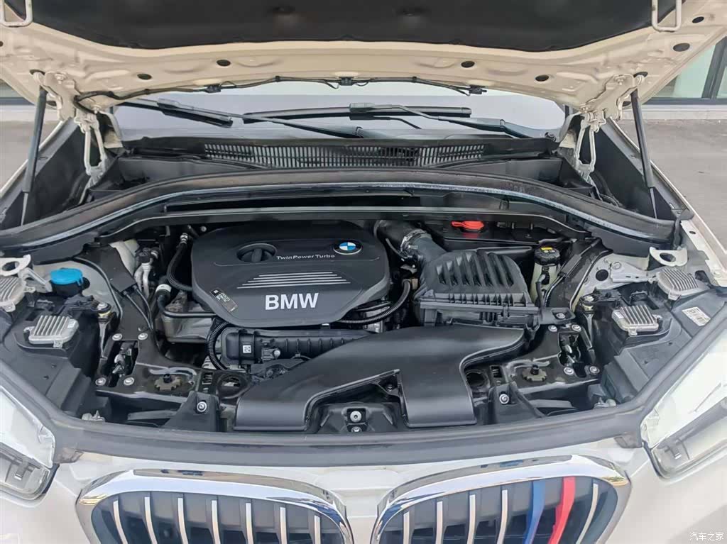 BMW X1, 2018 все фото