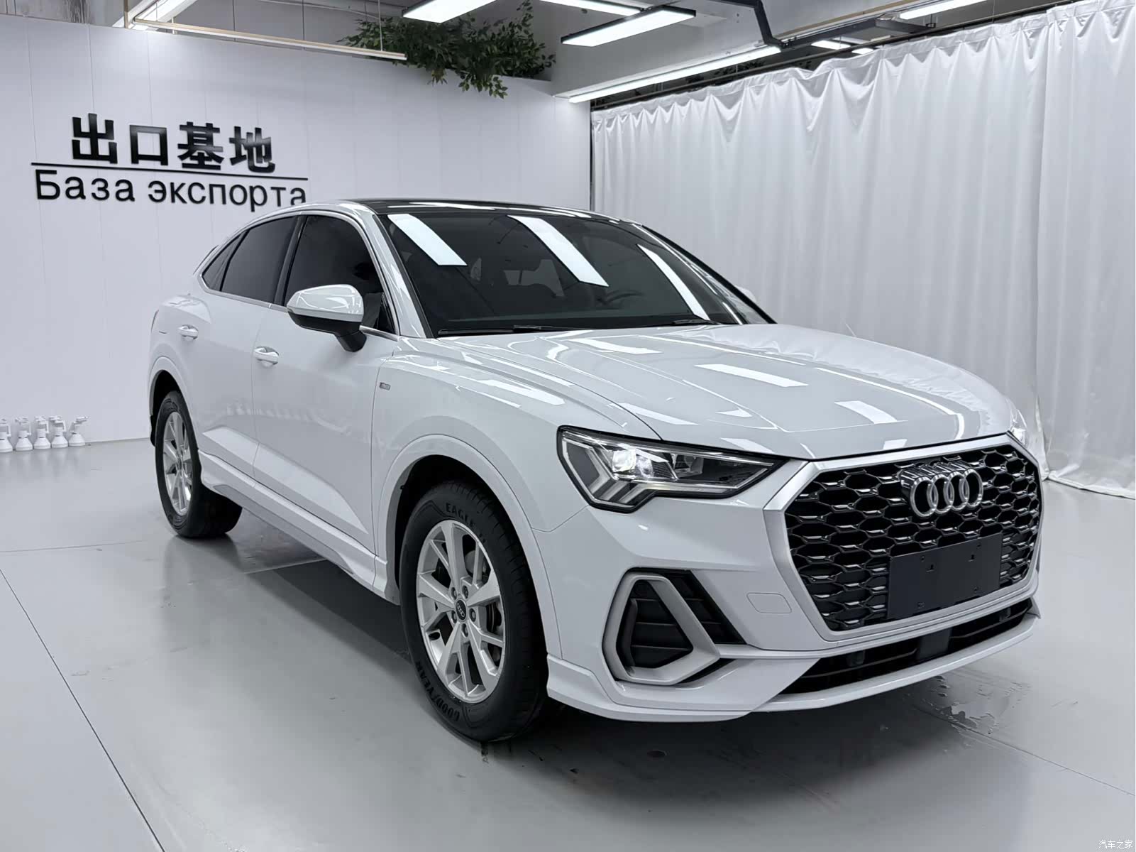 Audi Q3, 2022 3