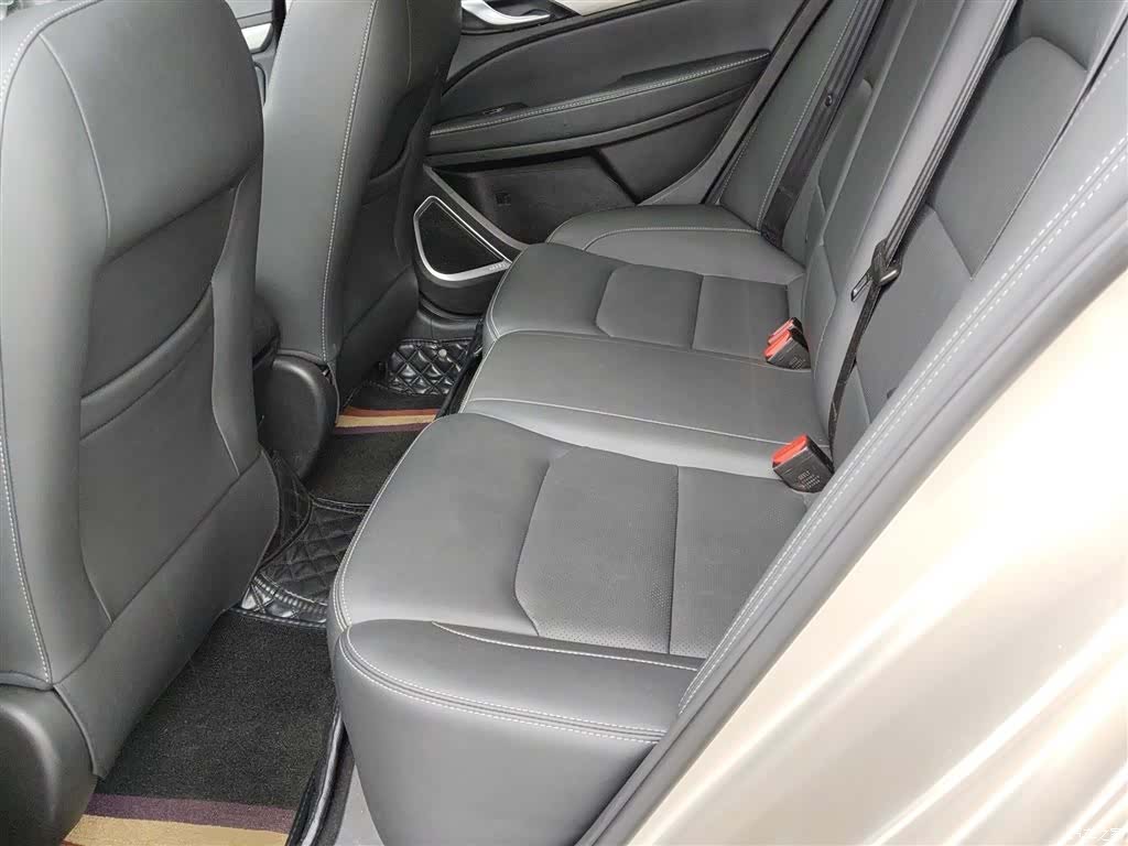 Geely Emgrand, 2020 13