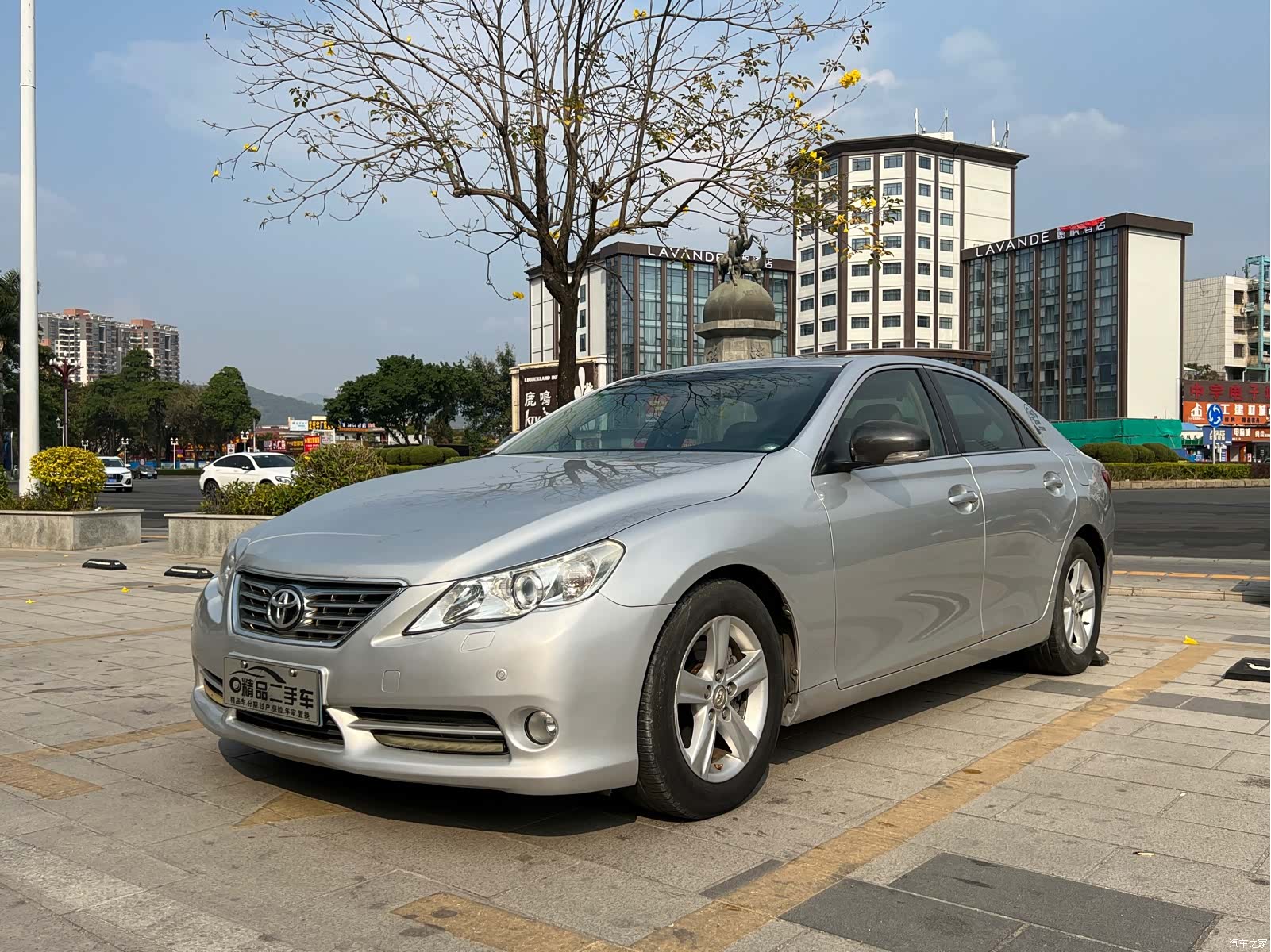 Toyota 2.5V, 2011 1