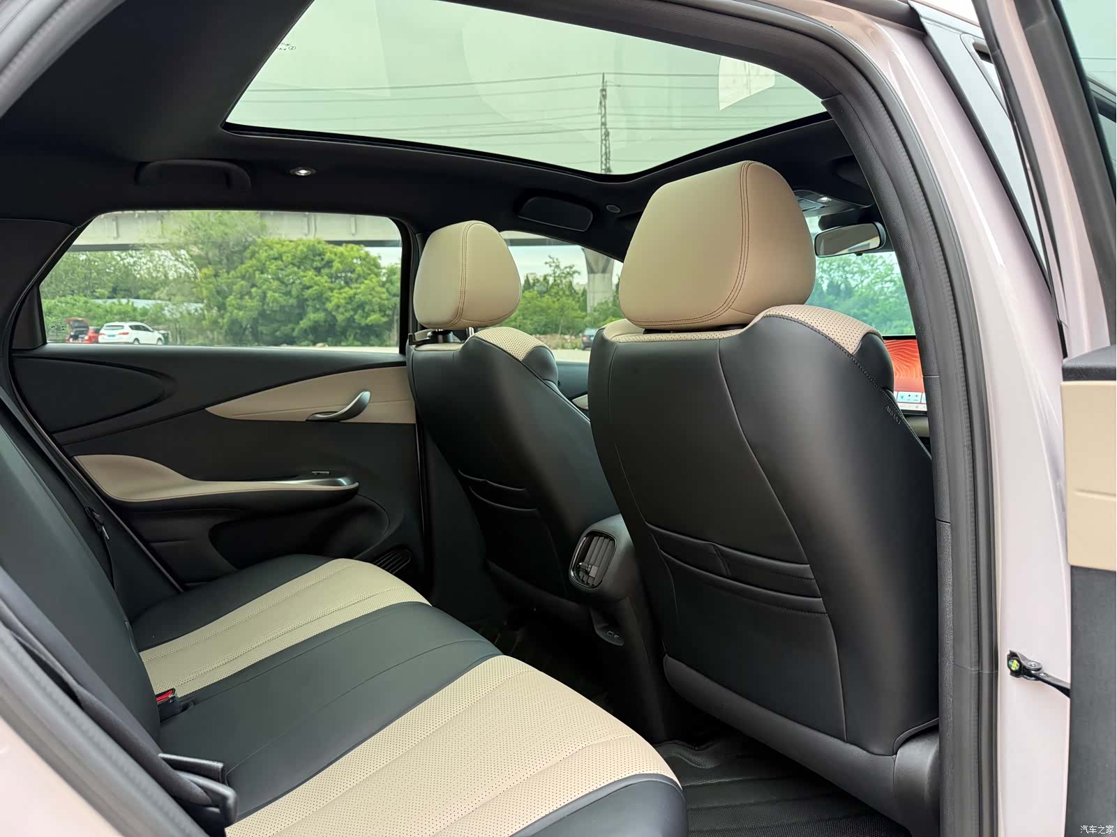 BYD Dolphin, 2025 12