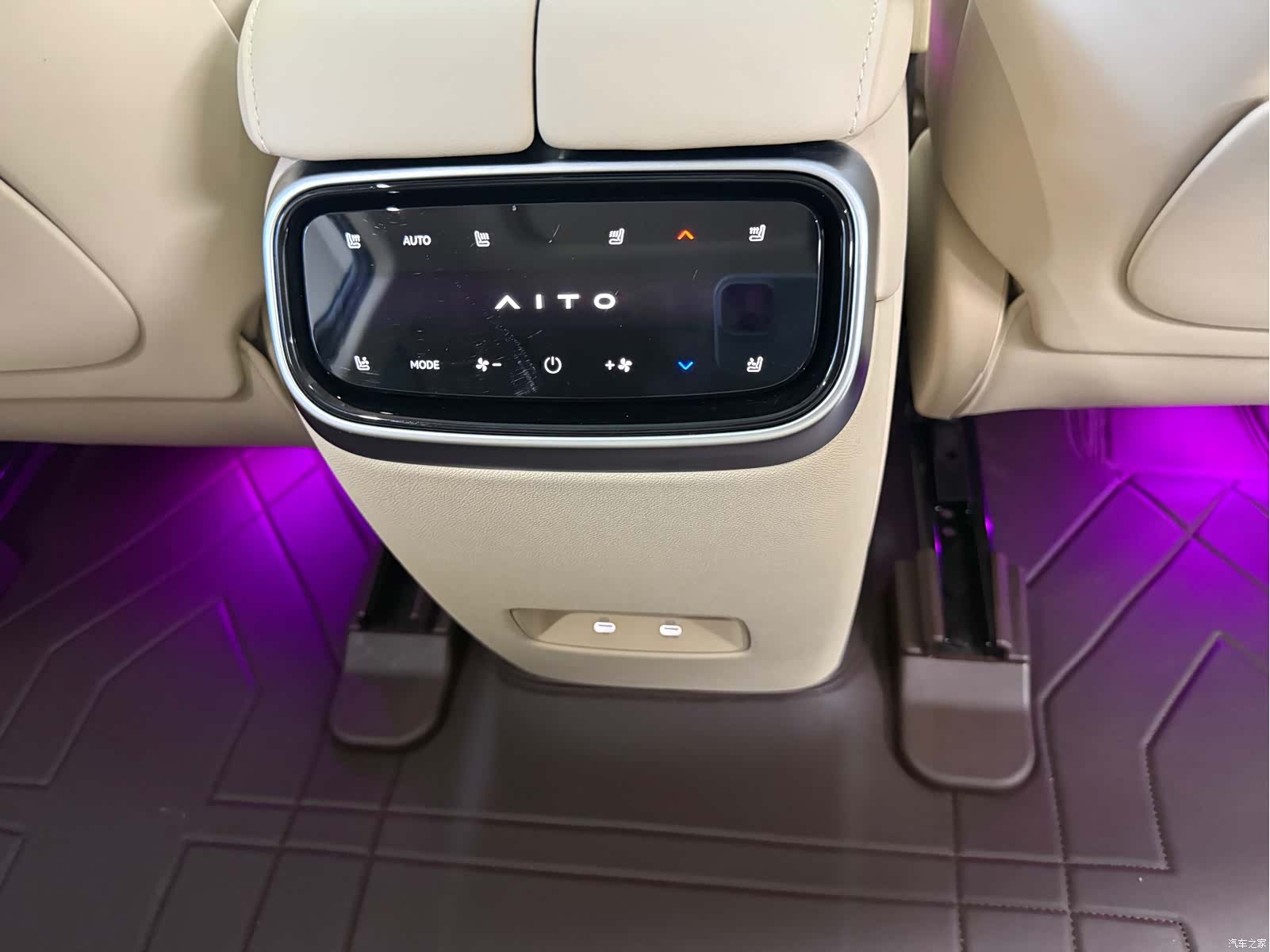 AITO M7, 2024 10
