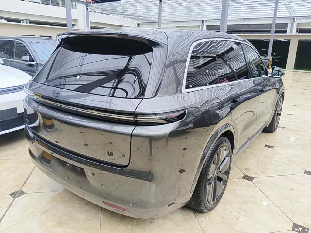 Li Auto L8, 2023 7