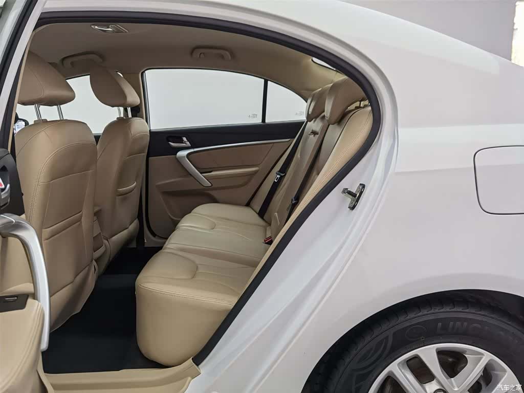 Geely Emgrand, 2017 15