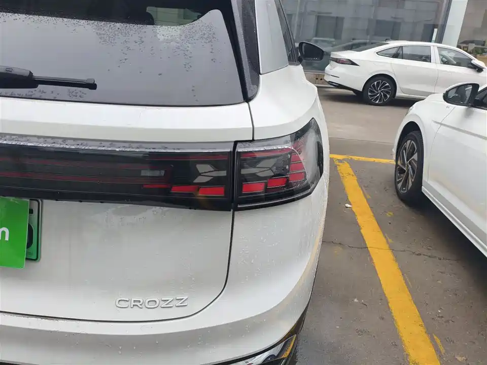 Volkswagen ID.6 CROZZ