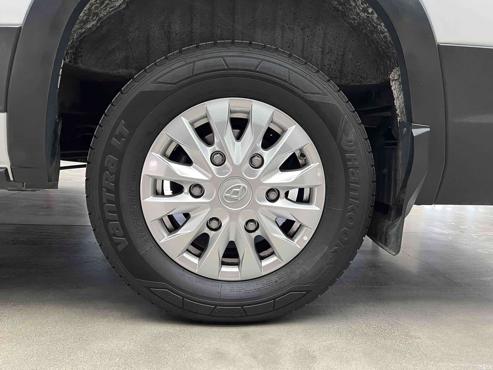 Maxus V90, 2024 17