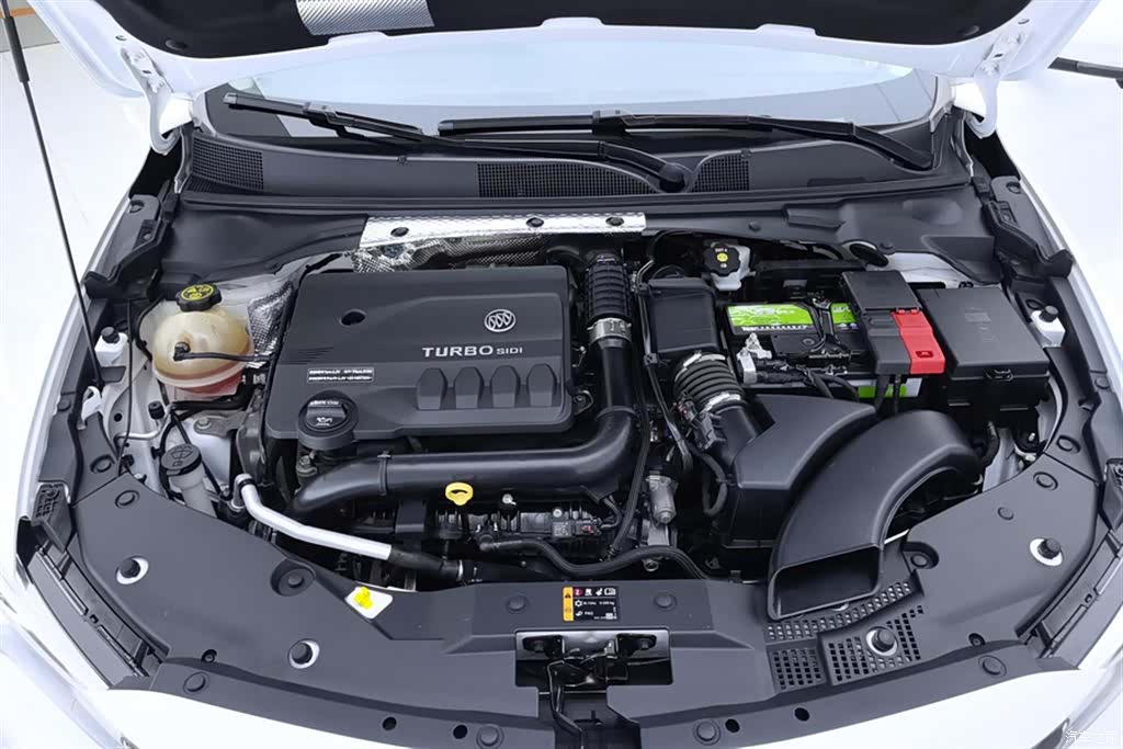 Buick Verano, 2022 10