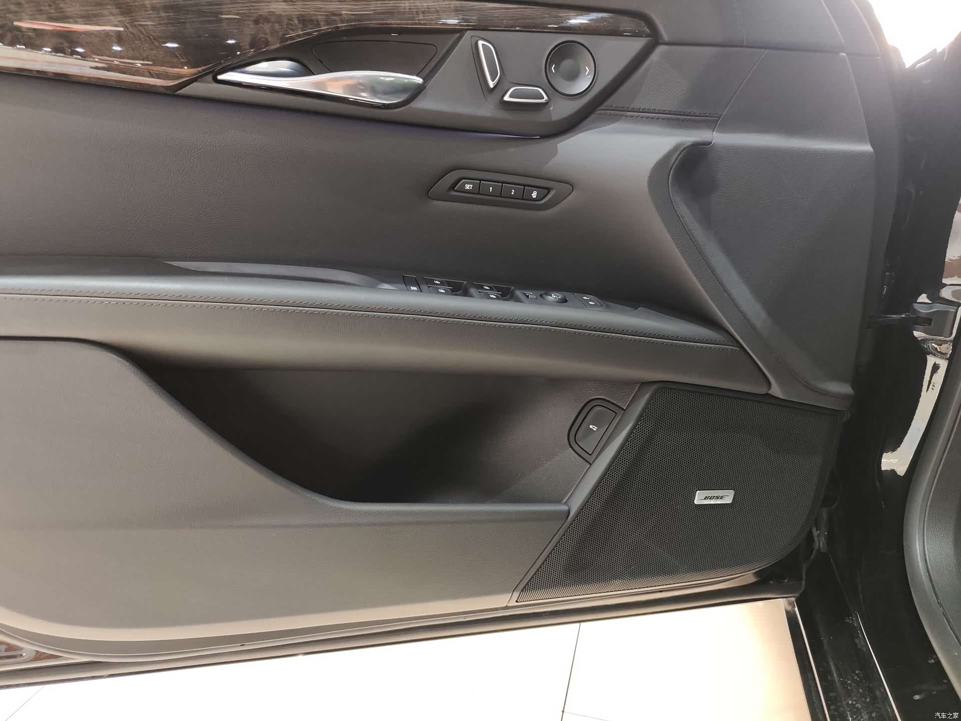 Cadillac CT6, 2023 3