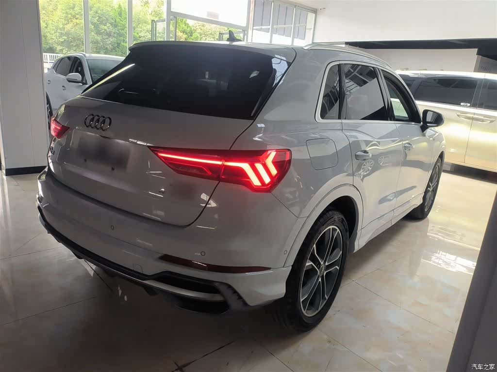 Audi Q3, 2022 7
