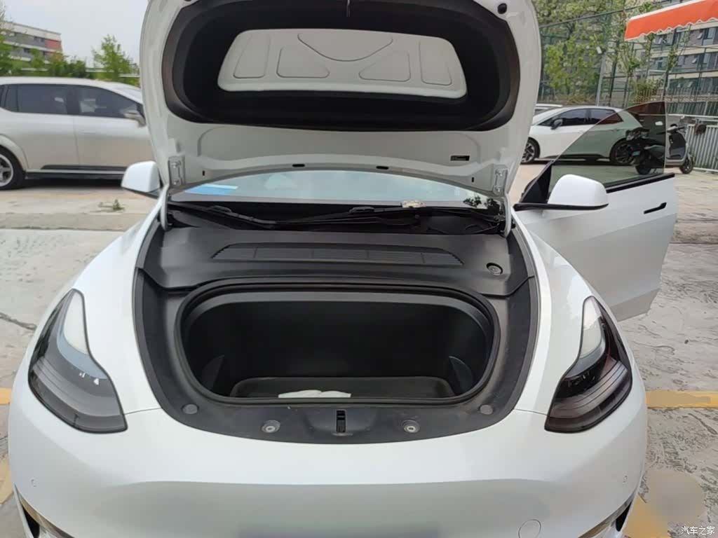 Tesla Model Y, 2022 20