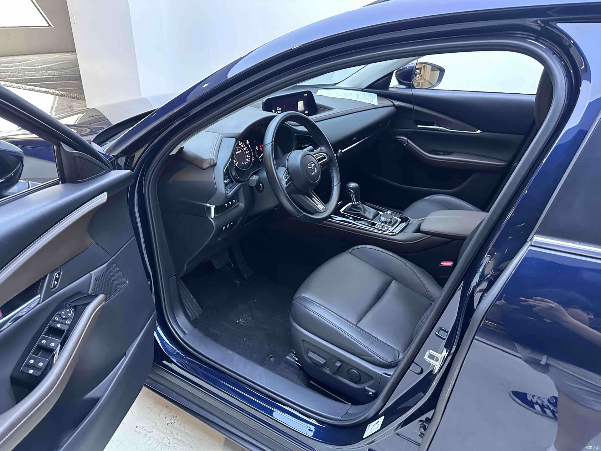 Mazda CX-30, 2022 9