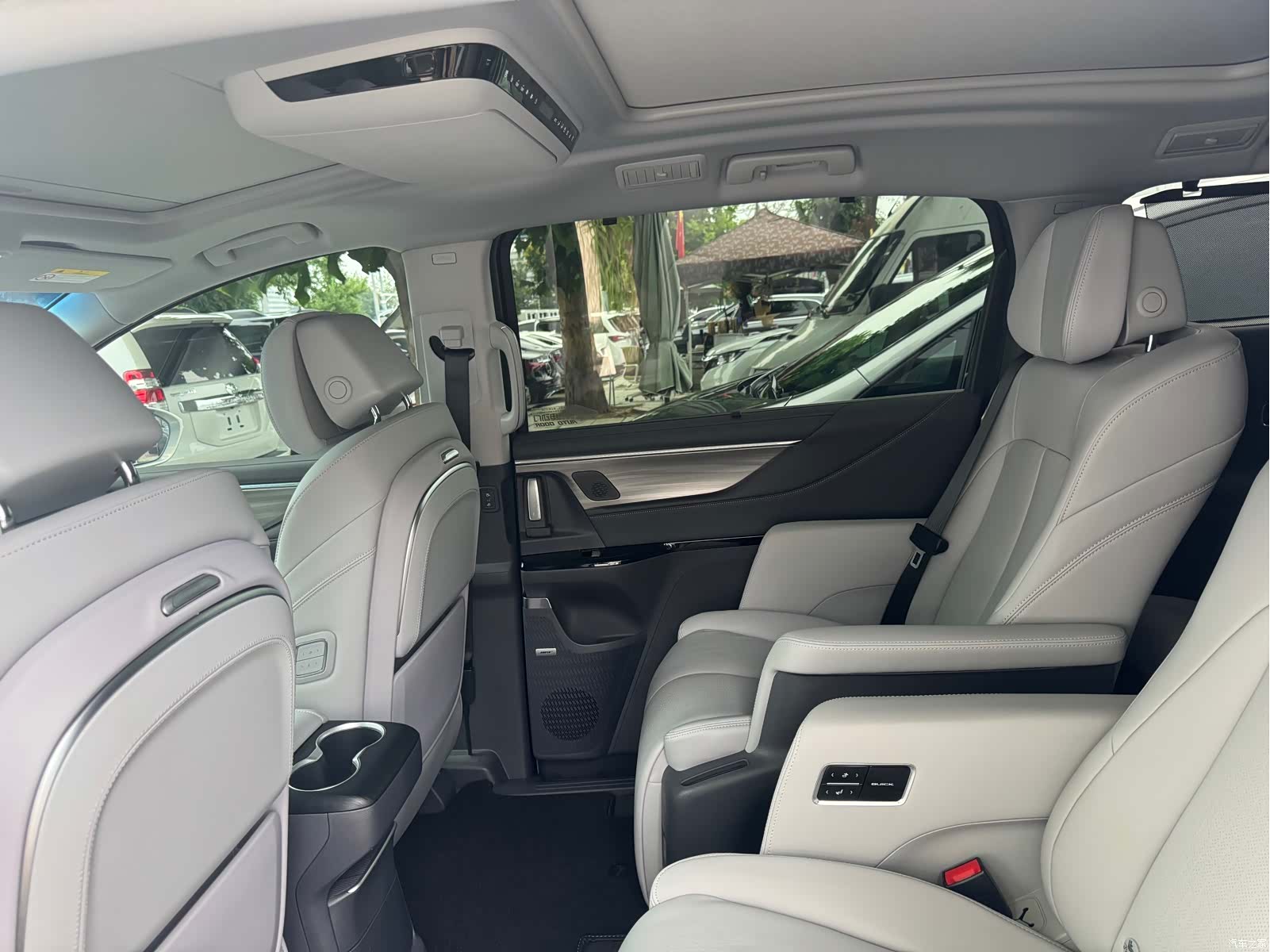 Buick GL8, 2025 все фото