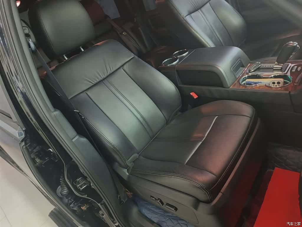 Lincoln Navigator, 2016 25