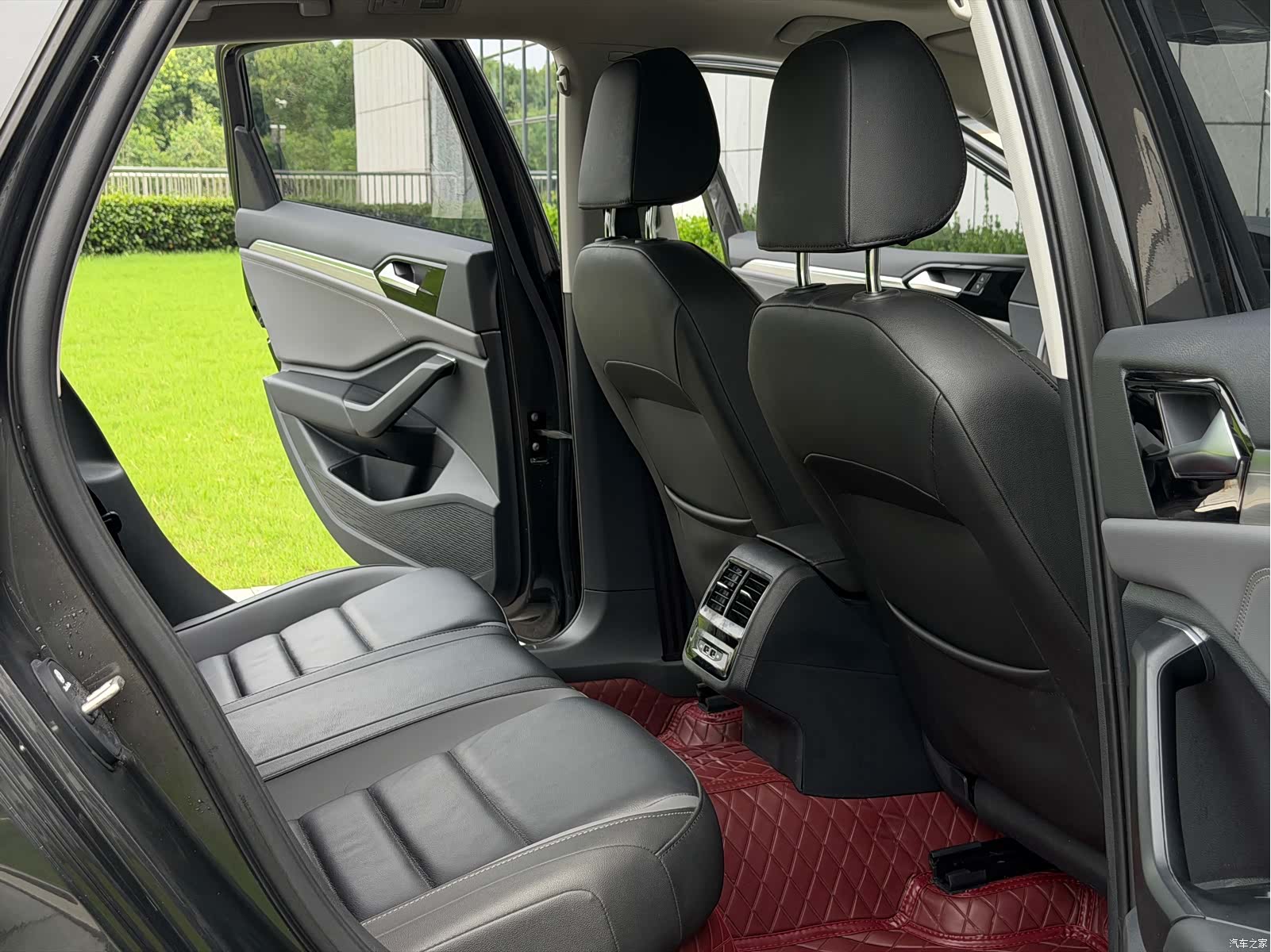 Volkswagen Sagitar, 2020 13