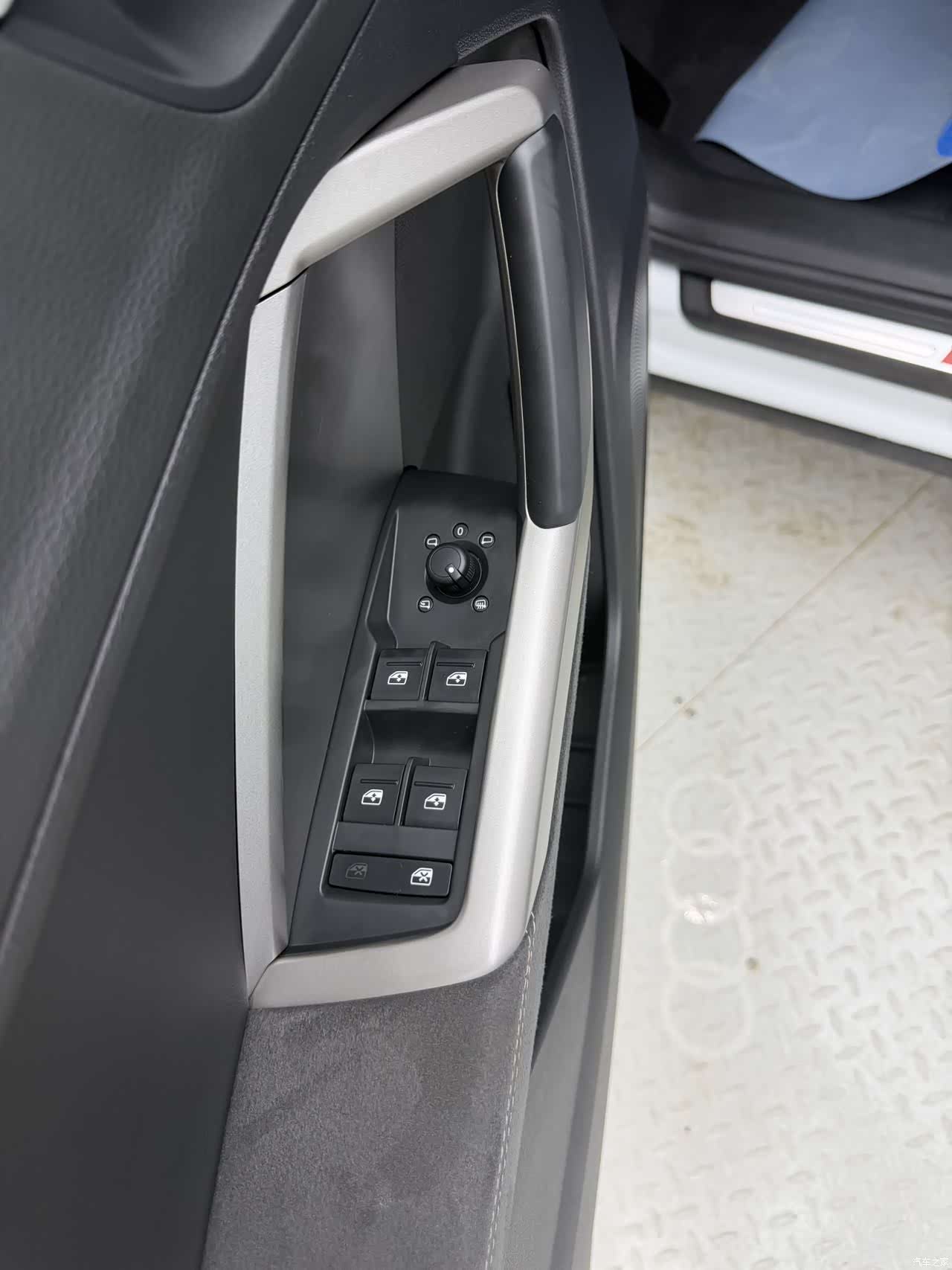 Audi Q3, 2022 10