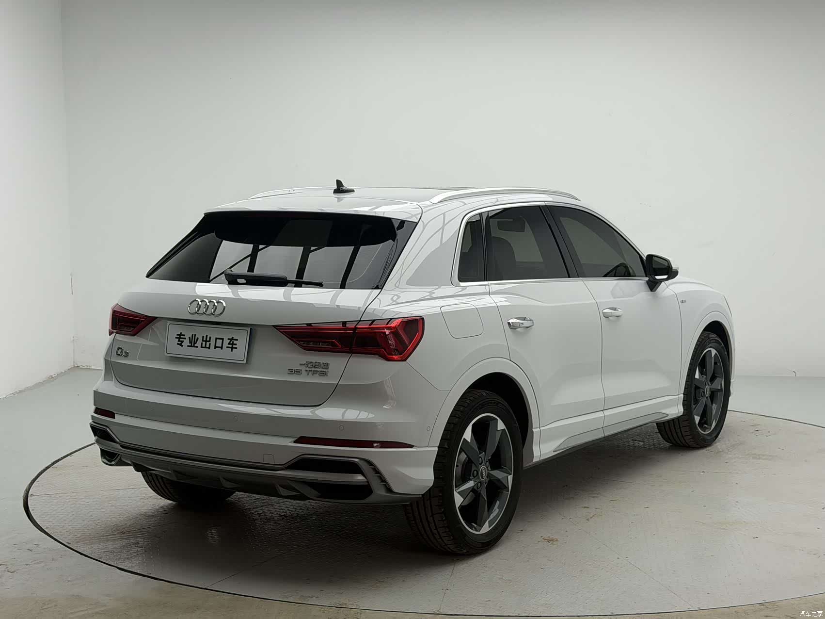 Audi Q3, 2022 2