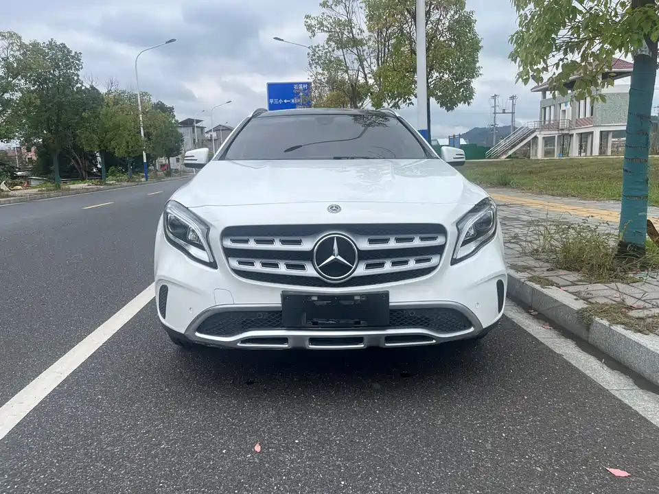 Mercedes-Benz GLA