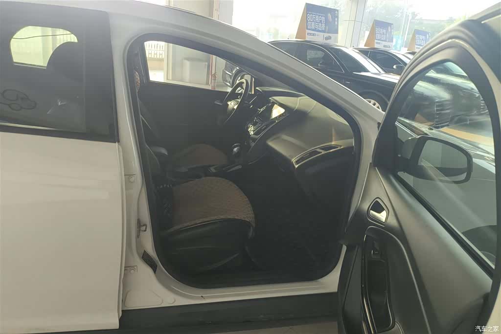 Ford Focus, 2013 8