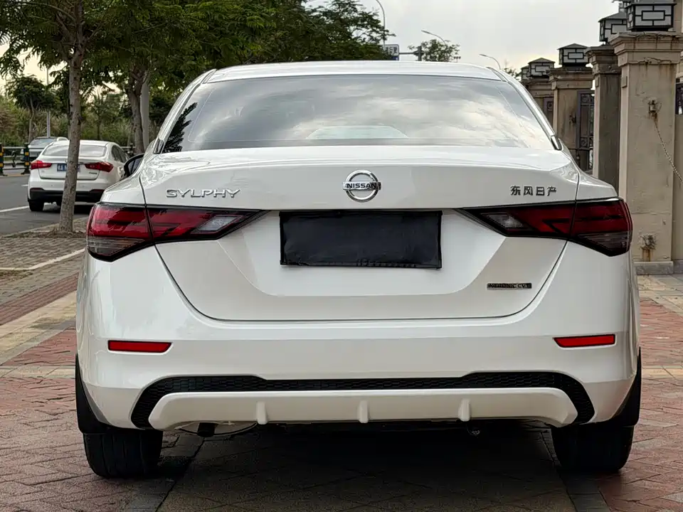 Nissan Xuan Yi