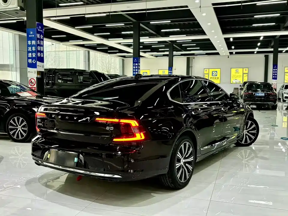 Volvo S90