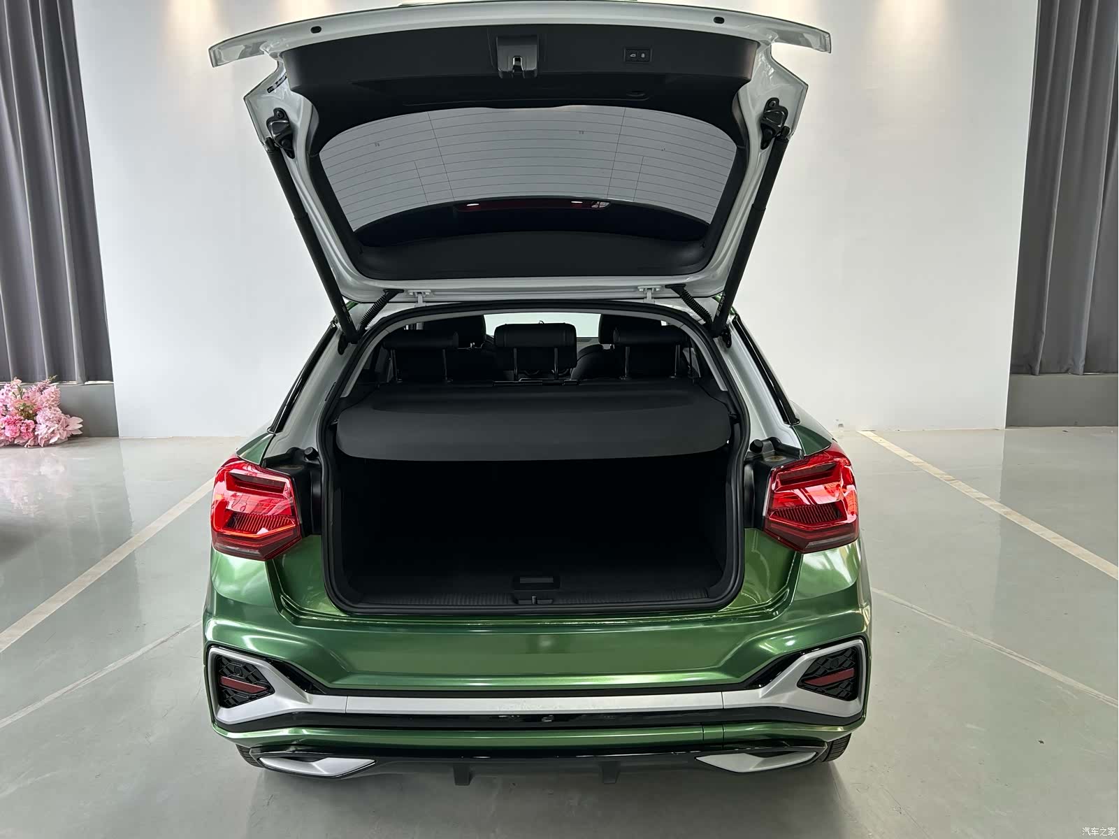 Audi Q2L, 2025 16