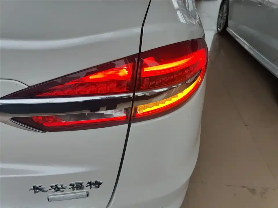 Ford Mondeo Ford Mondeo