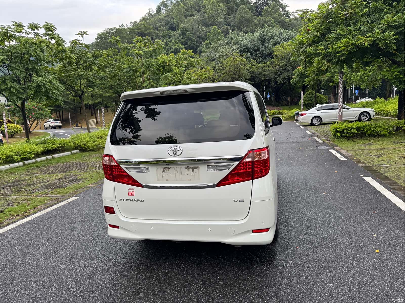 Toyota Alphard, 2013 7