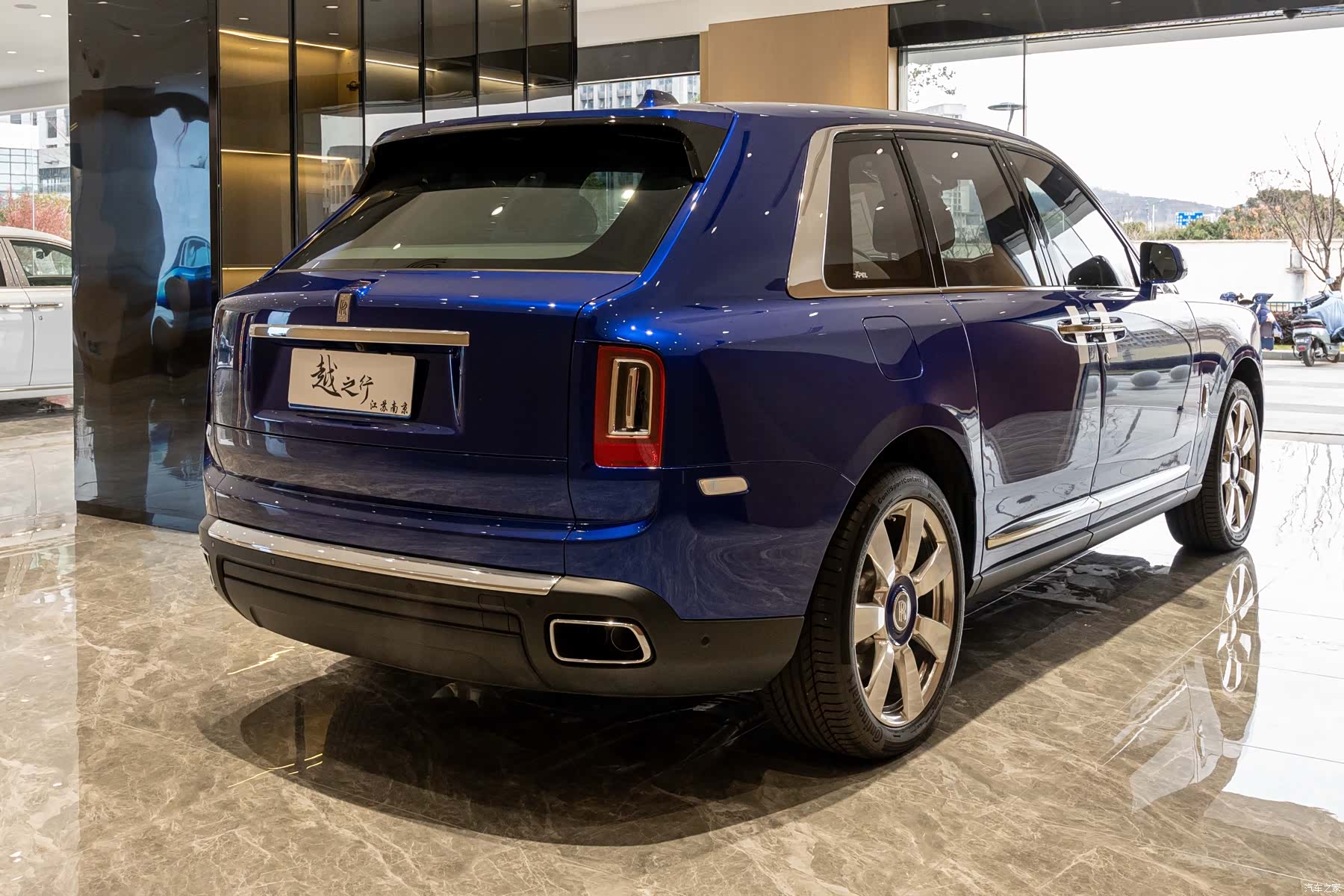 Rolls-Royce Cullinan, 2020 3