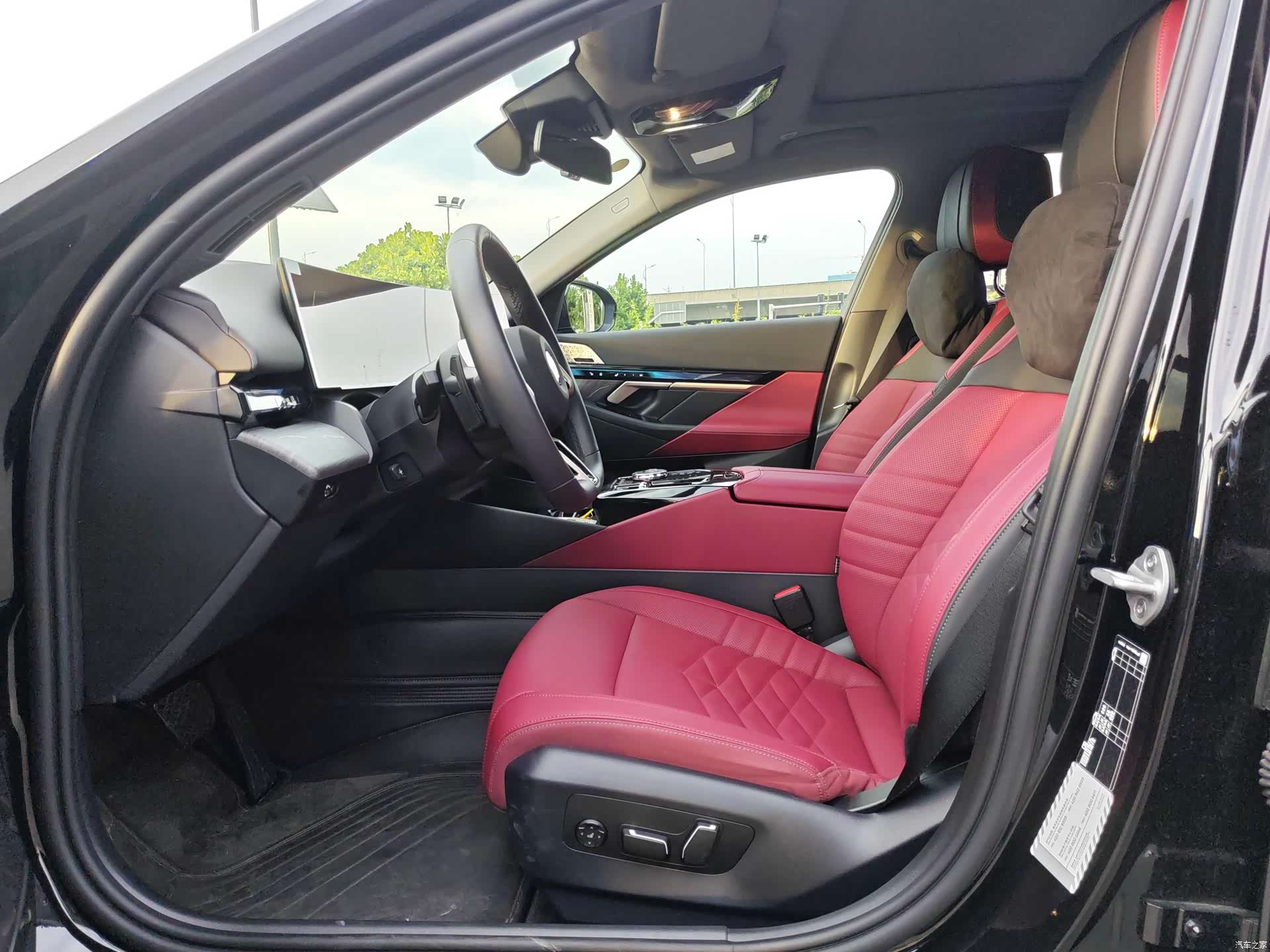 BMW 5 Series, 2026 12