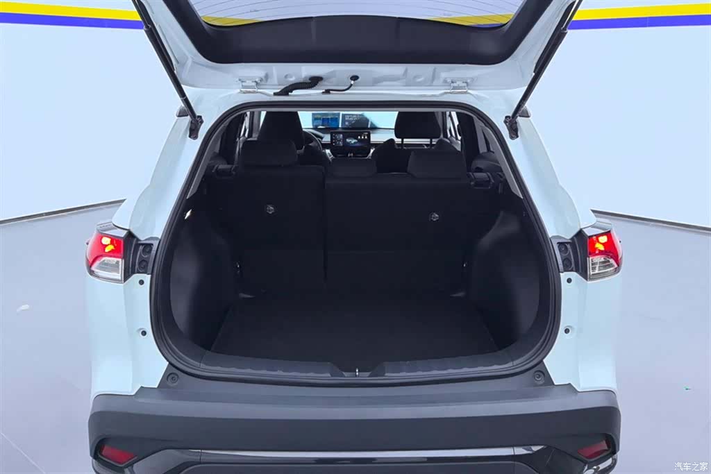 Toyota Frontlander, 2024 4