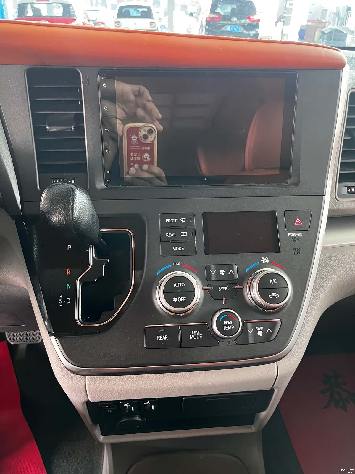 Toyota Sienna, 2017 11