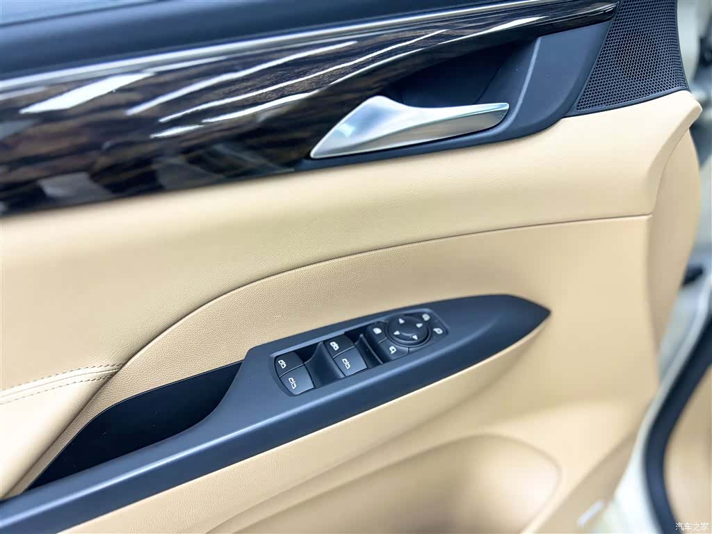 Buick GL8, 2017 9