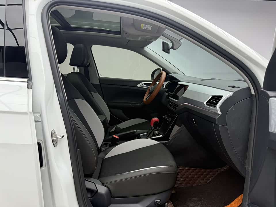 Volkswagen Exploring the shadow