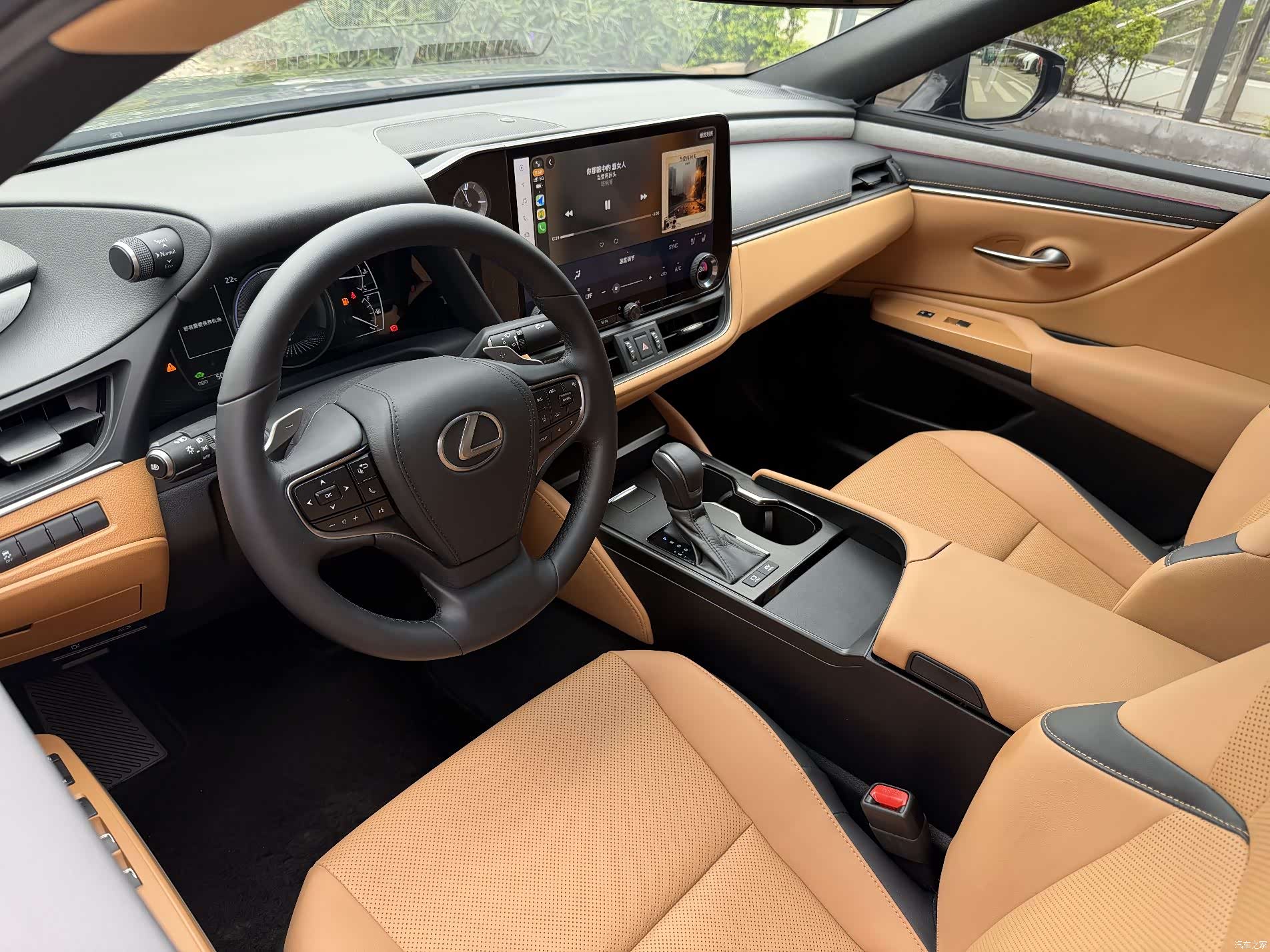 Lexus ES, 2025 7