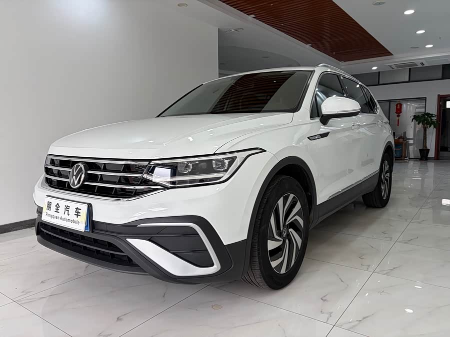 Volkswagen Tiguan L 2022, фото 1